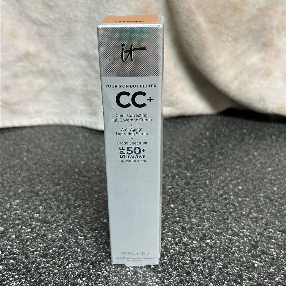 IT Cosmetic CC Cream Full Coverage Color Correcting FoundationSPF 50+ Light Med